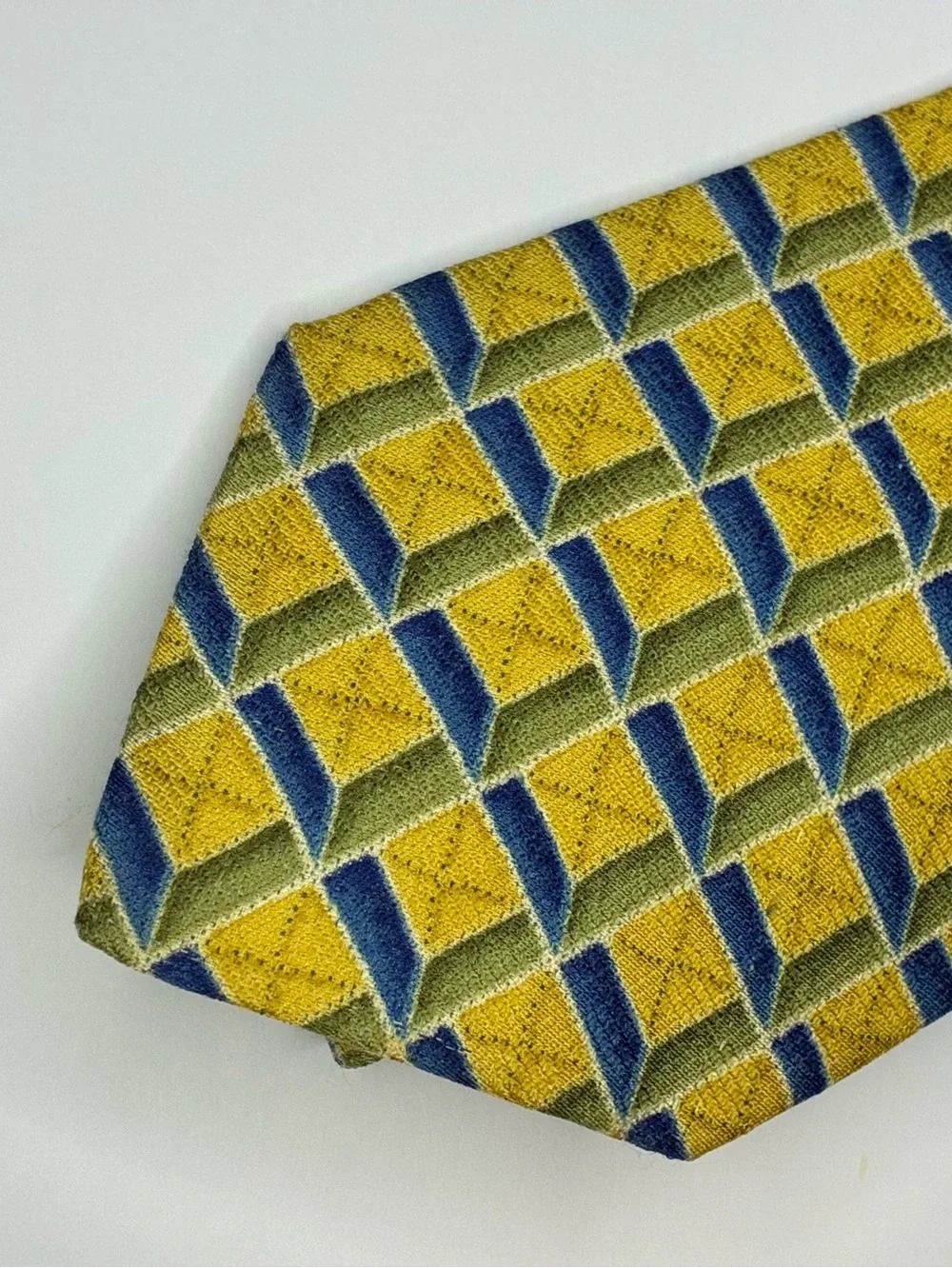 ERMENEGILDO ZEGNA 100% SILK TIE-Gold/Blue Geometric from ITALY  59 inch- Perfect